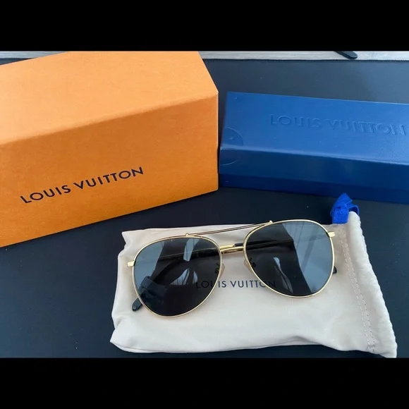 Faahion LV White and Gold Frame Sunglasses Nwot With Chanel Dust Bag Louis Vuitton White Acetate Frame Evidence Millionaire  main image 3